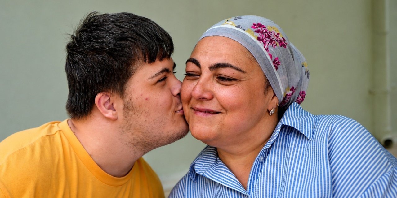 Antalyalı Anne Ömrünü Down Sendromlu Oğluna Adadı: "o Sağ Olsun Bana Yeter"