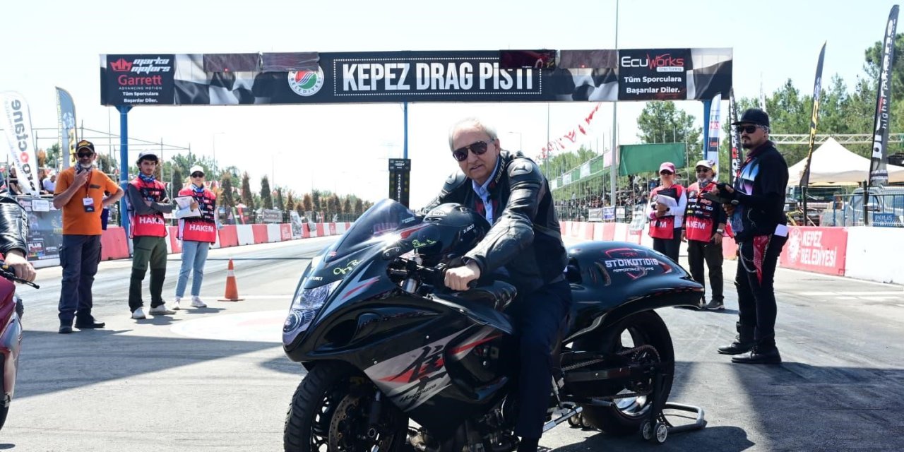Kepez Belediye Başkanı Kocagöz, Hız Tutkunlarının Heyecanına Ortak Oldu