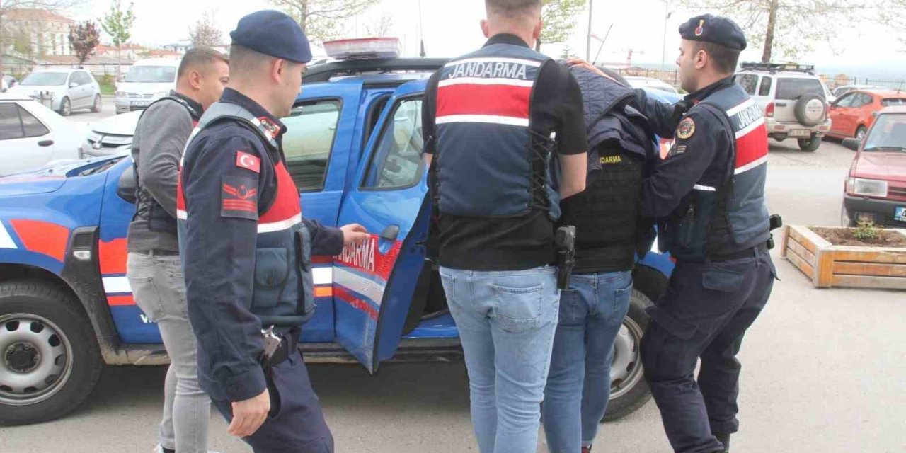Kaçan Cinayet Şüphelilerini Jasat Yakaladı