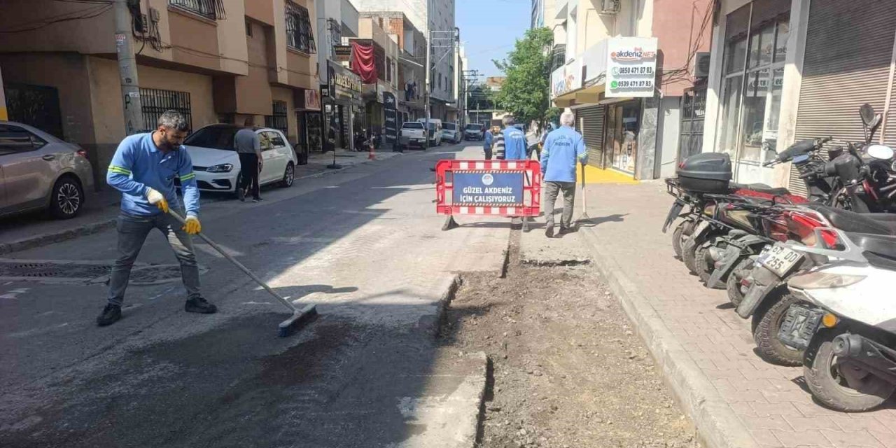 Akdeniz’de Yol Ve Kaldırımlar Yenileniyor