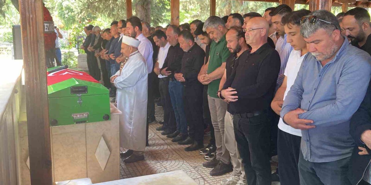 Girdiği Denizde Hayatını Kaybeden Genç Hakem Son Yolculuğuna Uğurlandı