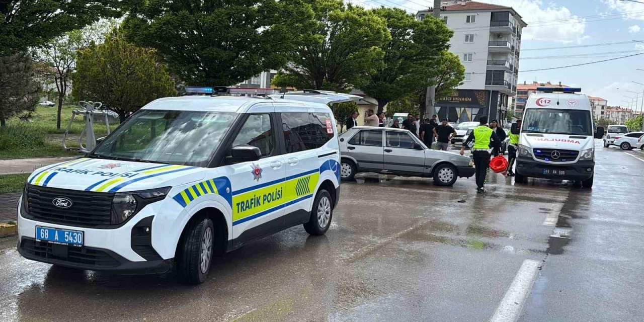 Otomobilin Çarptığı Yaşlı Kadın Ağır Yaralandı
