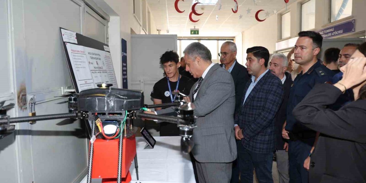 Aksu Uçak Bakım Lisesi’nde Bilim Fuarı Açıldı