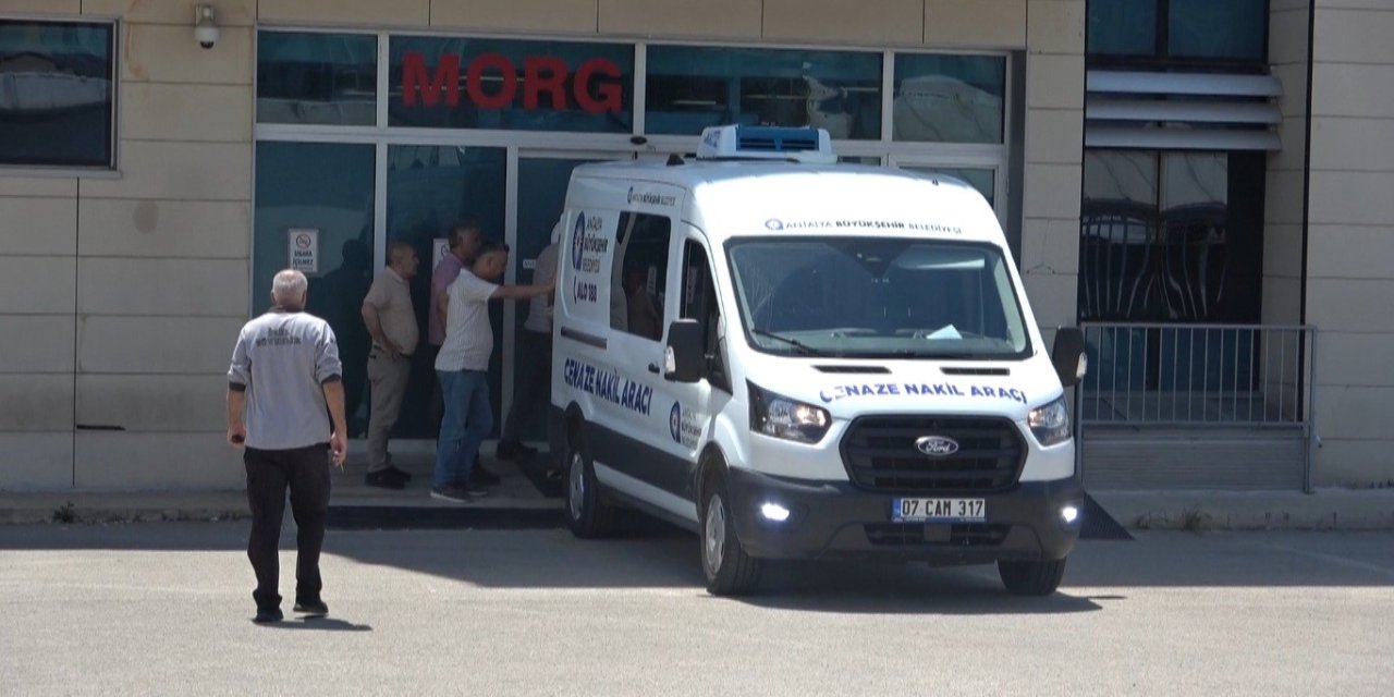 Alacak-verecek Kavgasında Öldürülen Adamın Oğlu Konuştu: "borç Babamın Değildi, Suçsuz Yere Hunharca Katledildi"
