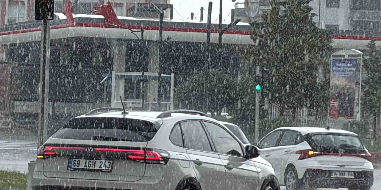 Aksaray’da Şiddetli Yağmur Etkili Oldu