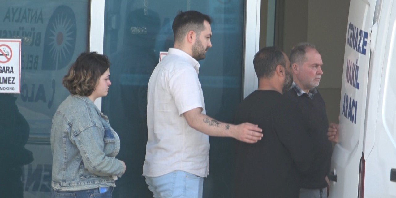 Noter Önünde Dayısı Tarafından Öldürülen Kadının Cenazesi Yakınlarına Teslim Edildi