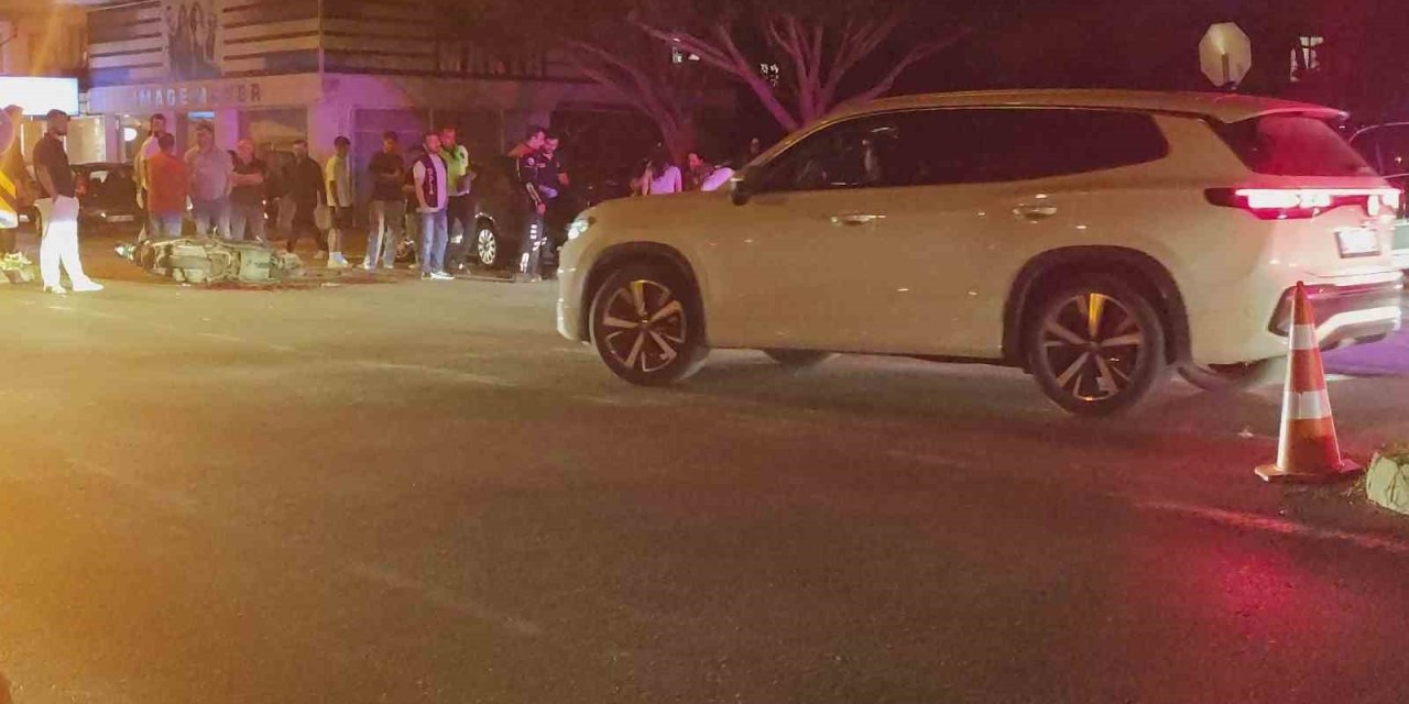 Manavgat’ta Otomobil İle Motosiklet Çarpıştı: 2 Yaralı