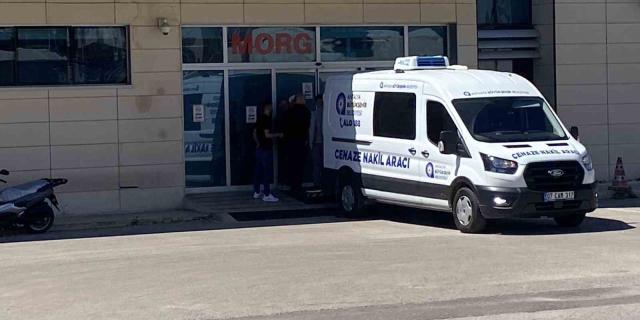 Tırın Altında Kalarak Hayatını Kaybeden Genç Motosikletlinin Cenazesi Yakınları Tarafından Teslim Alındı