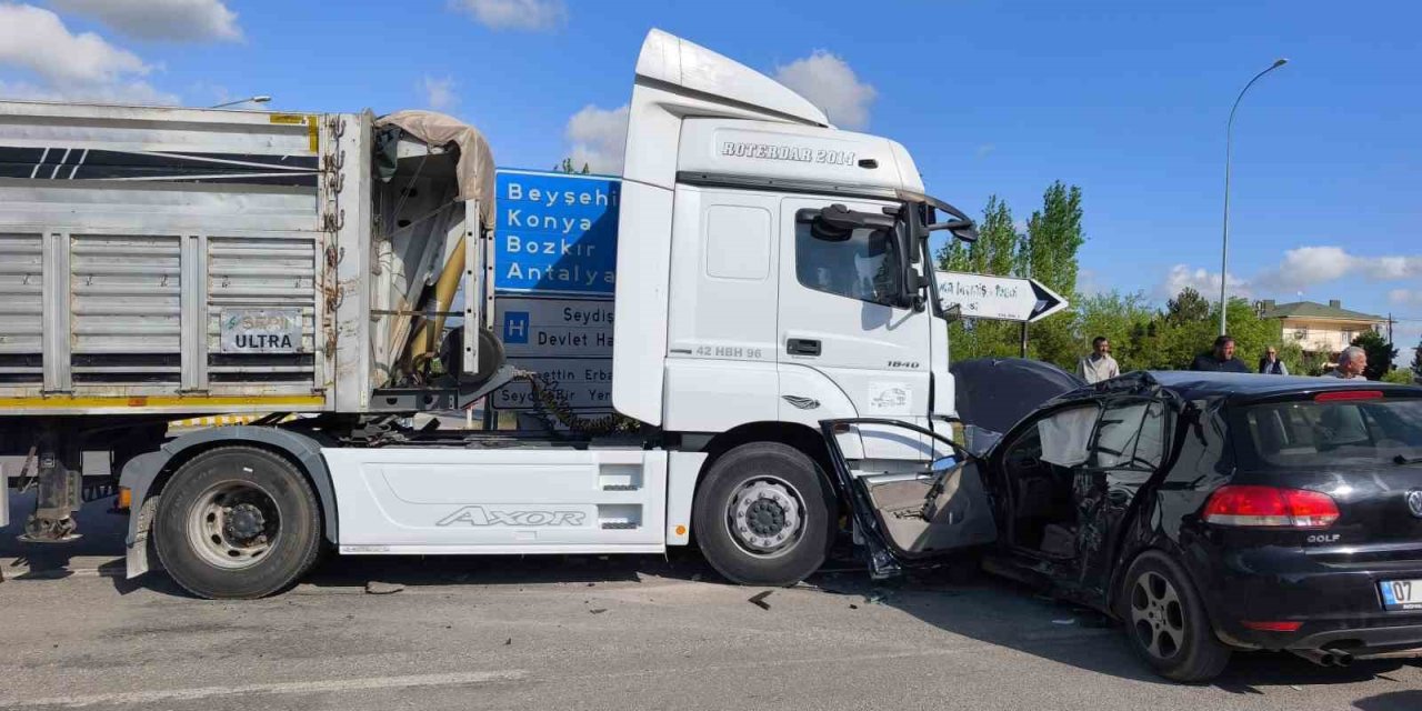 Seydişehir’de Tır İle Otomobil Çarpıştı: 1 Yaralı