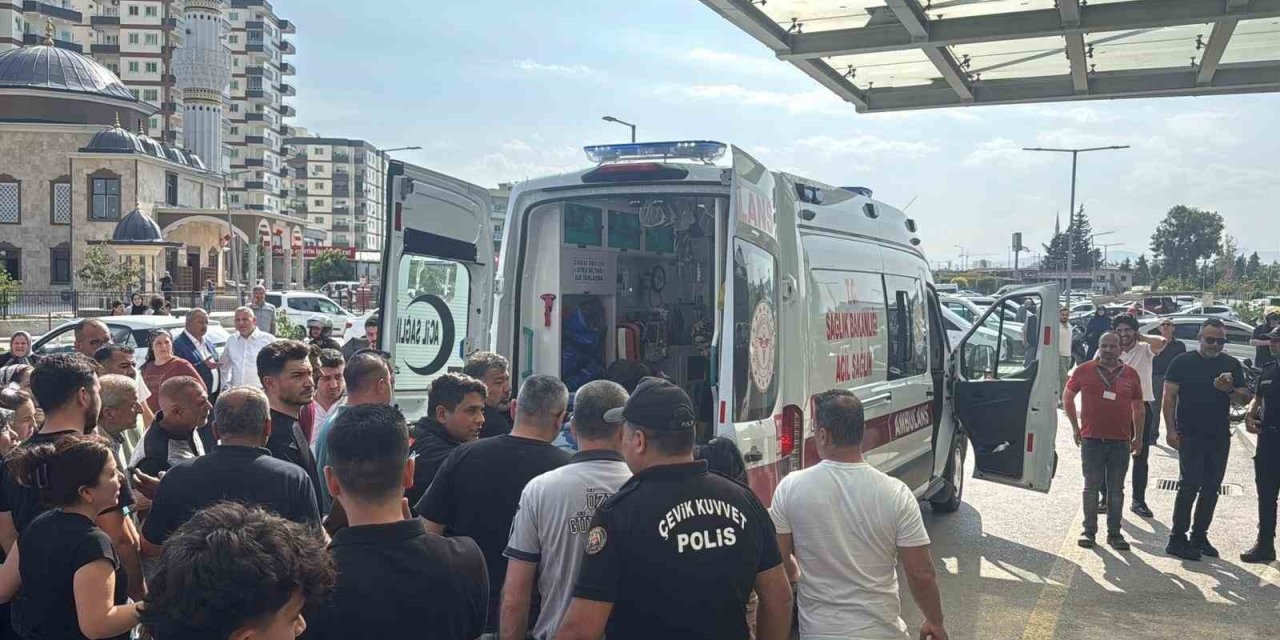 Silahlı Saldırgan 4 Kişiyi Öldürdü, 8 Kişiyi De Yaraladı