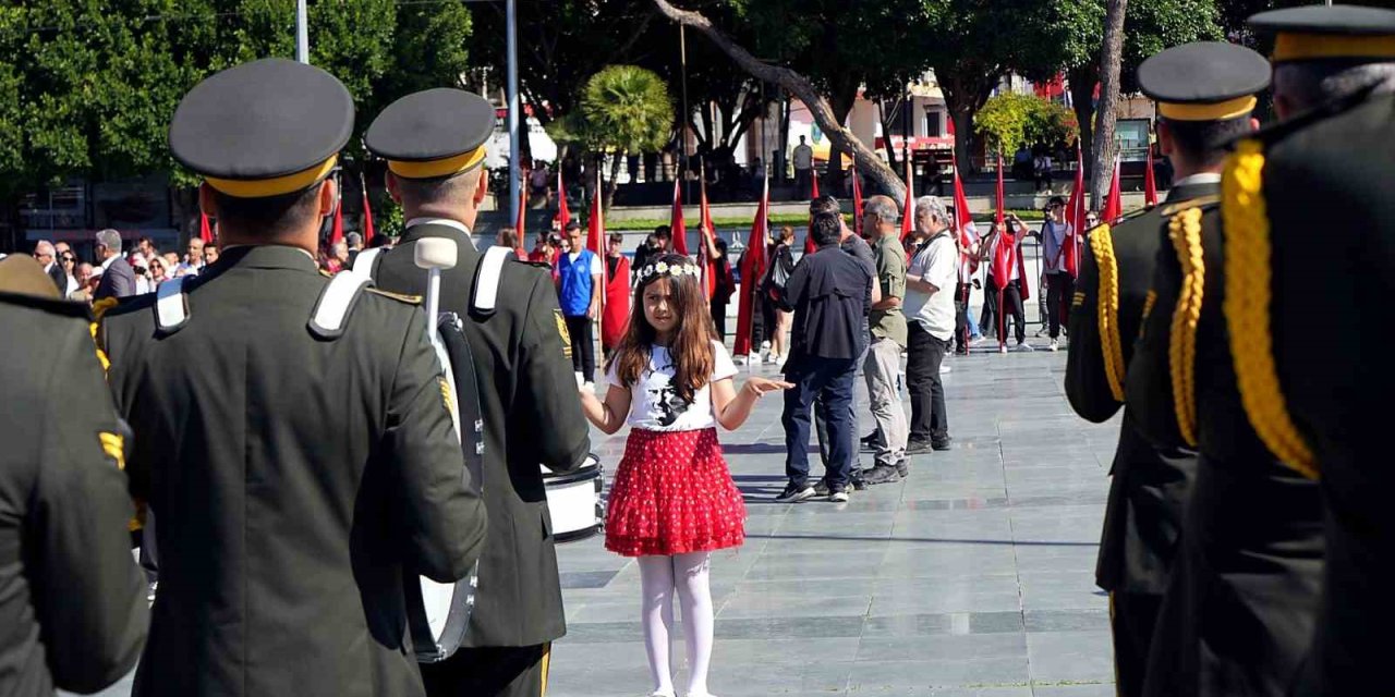 Antalya’da 19 Mayıs Coşkusu Çelenk Töreniyle Başladı