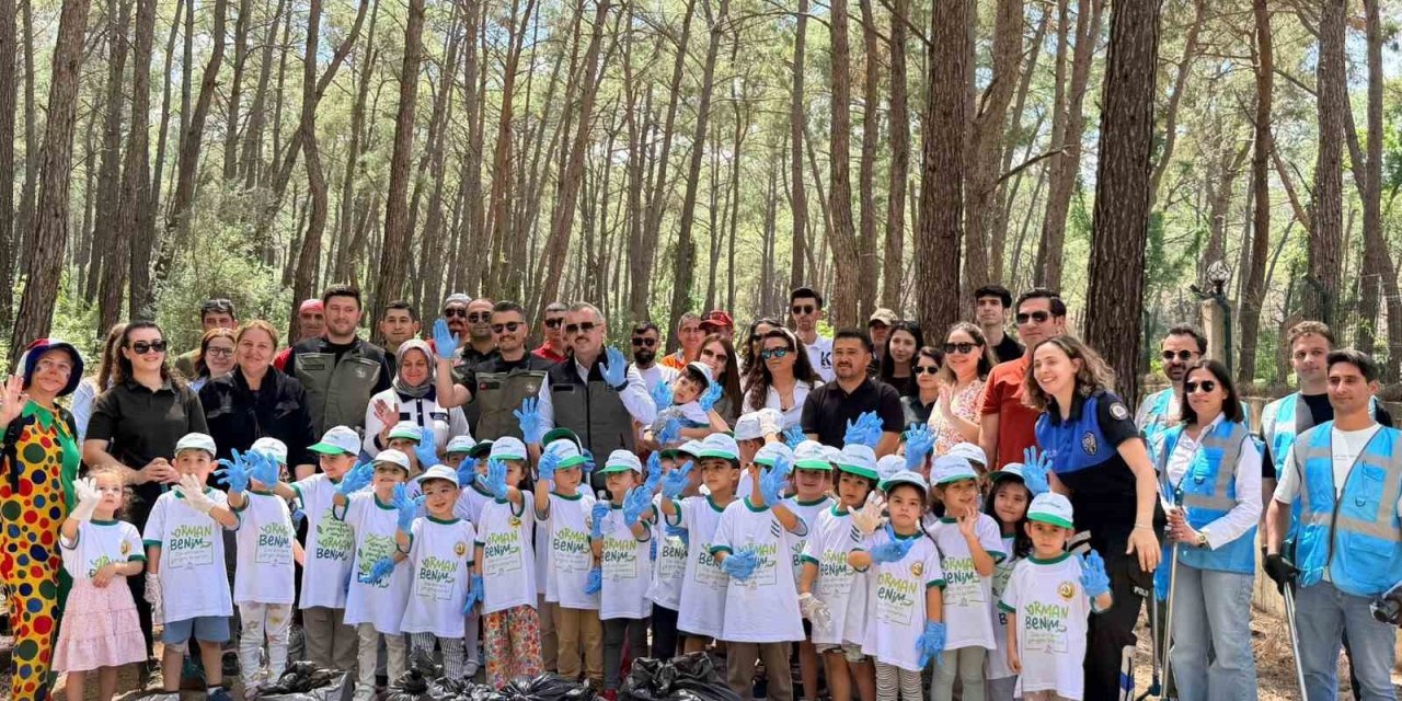 Kemer’de Minik Ellerden Çevre Temizliği