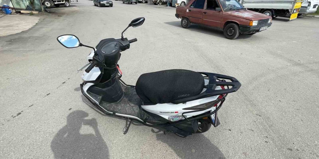 Motosiklet Sürücüsünün Yaralandığı Kaza Kameraya Yansıdı