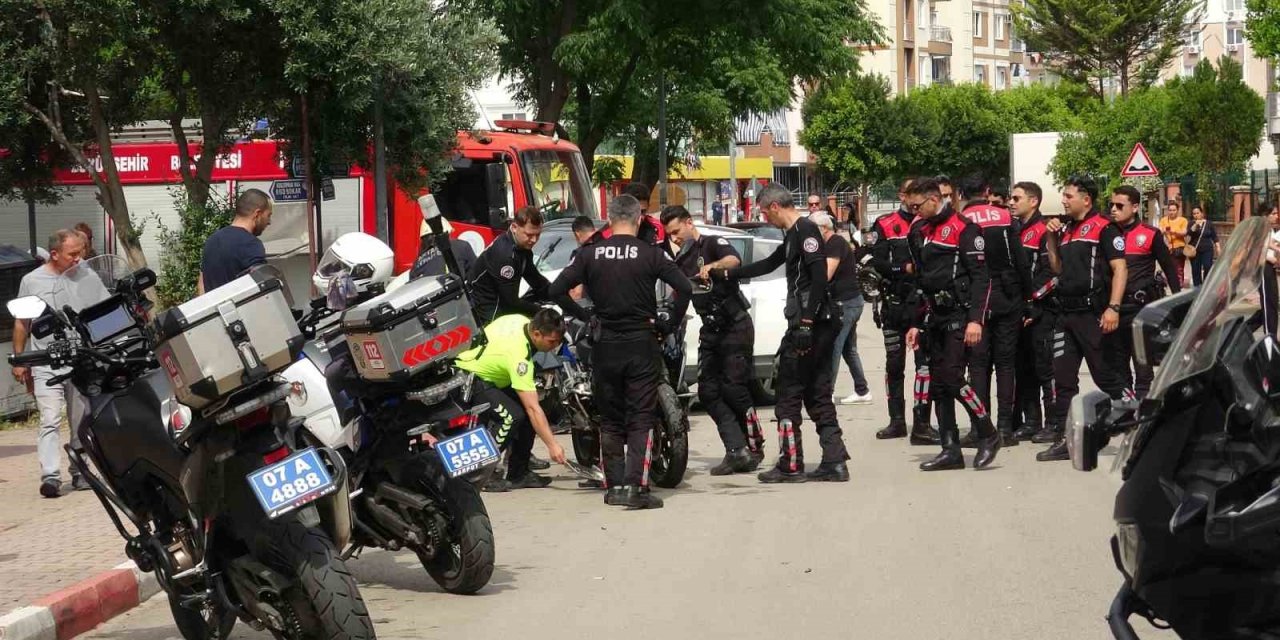 Antalya’da Yunus Timleri Kaza Yaptı: 2 Polis Yaralı