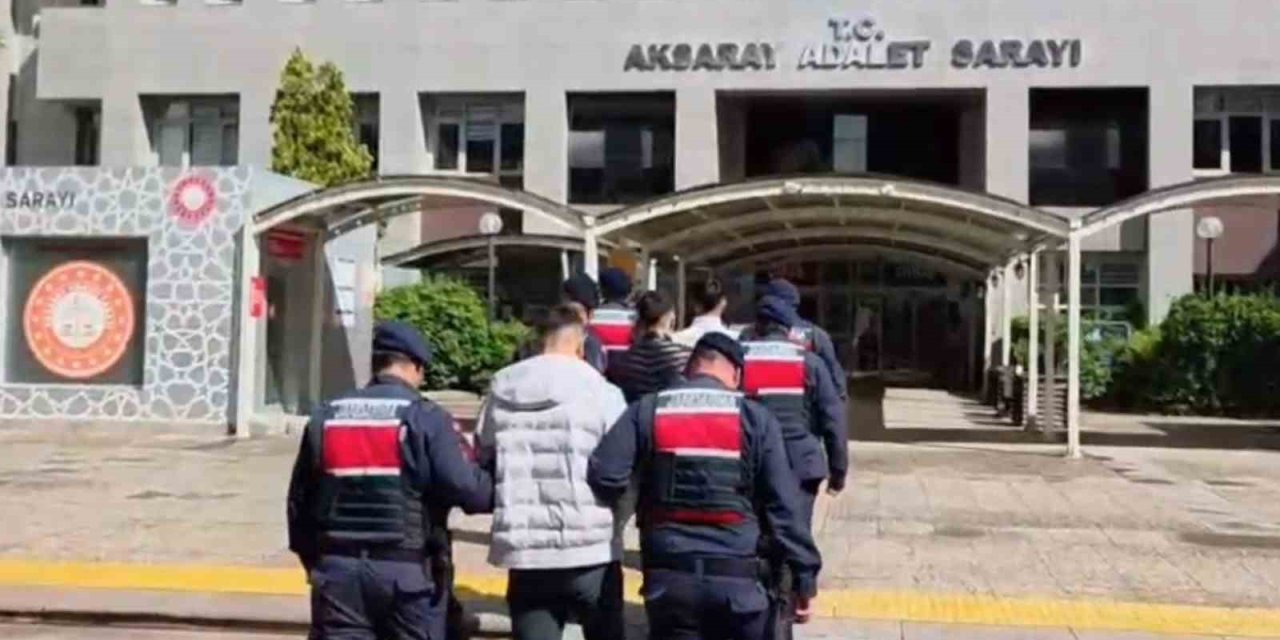 Uyuşturucu Tacirleri Jandarmanın Operasyonuyla Yakalandı