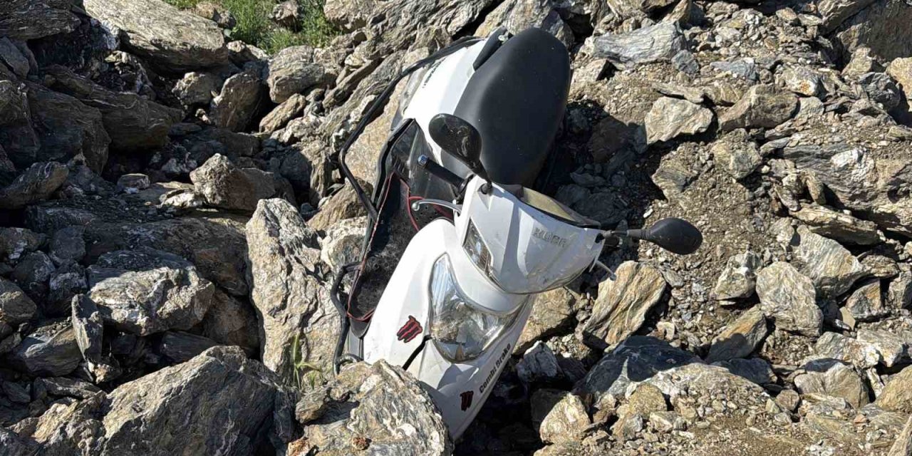 Antalya’da Kayalık Alanda Kaza Yapan Motosikletin Sürücüsü Hayatının Kaybetti