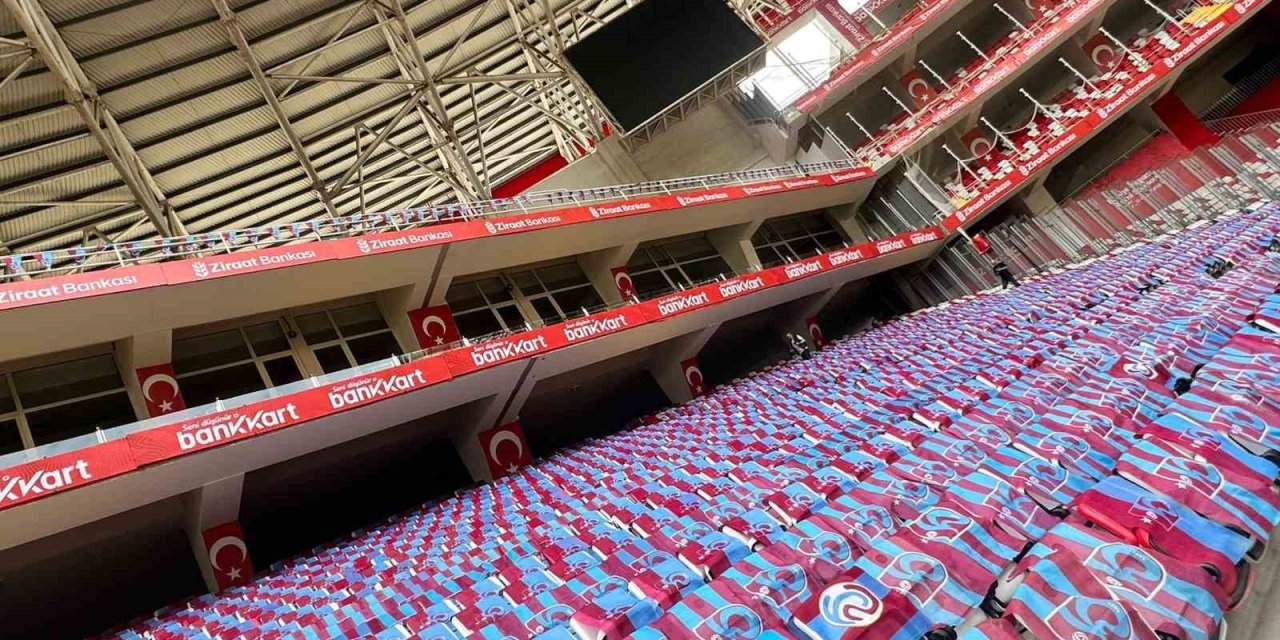 Trabzon Büyükşehir Belediyesi, Antalya Stadyumu’nu Bayraklarla Donattı