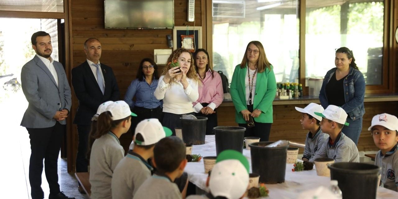 Alanya’da Minik Eller Toprakla Buluştu
