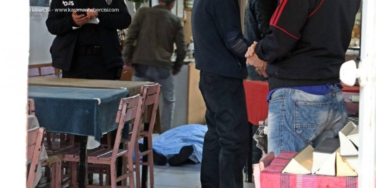 Türk Hal Müziği Sanatçısı Kıraathanede Kalbine Yenik Düştü