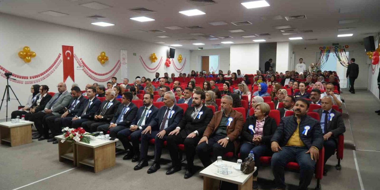 Niğde Vali Yardımcısı Divili: "nüfusun Kendini Yenileme Seviyesi 2,10’dur, Konu 1 Yıllık Çalışmalarla Çözülebilecek Konu Olmaktan Çıkmıştır"
