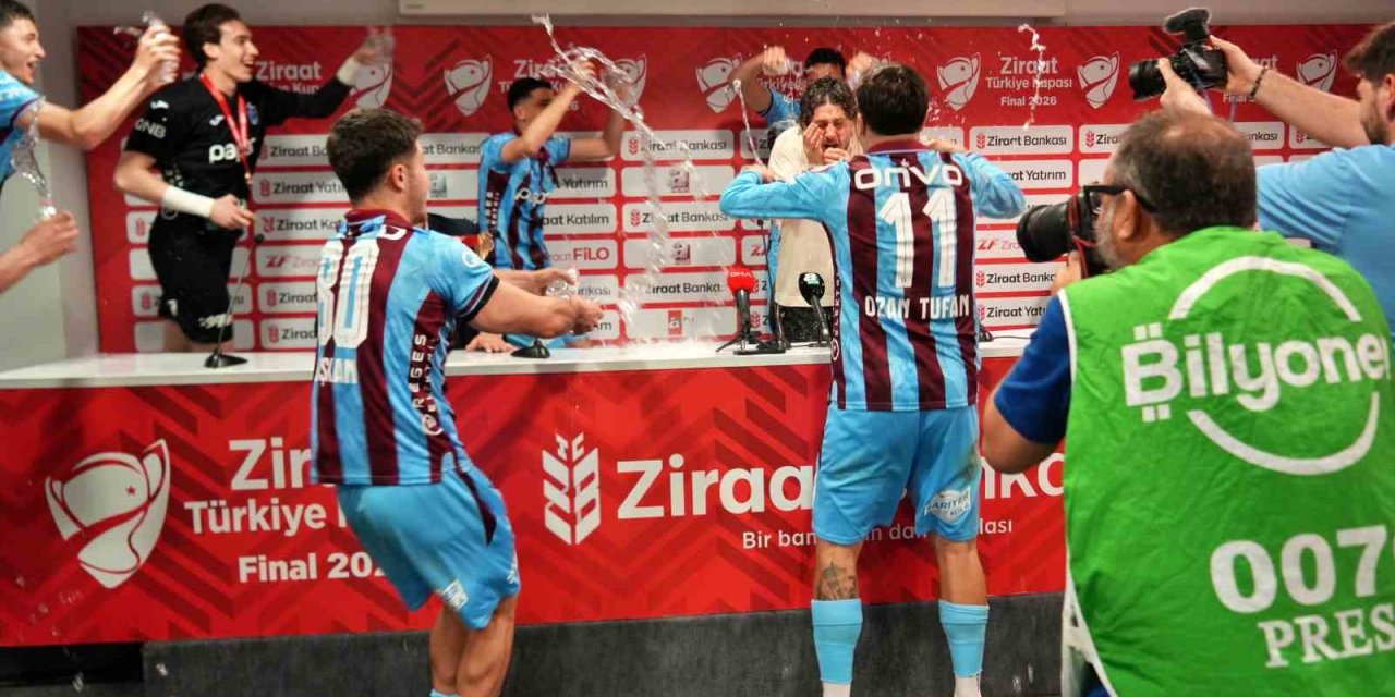 Fatih Tekke: "çok Şükür Taraftarımızı Mutlu Ettik, Camiamıza Bir Kez Daha Kupa Kazandırdık"