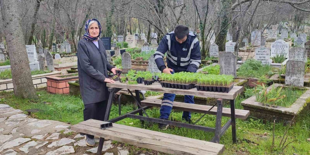 Büyükşehir’in Mezarlıklarda Bayram Hazırlığı Sürüyor