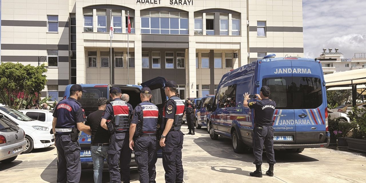 Antalya’da Usulsüz Reçete Operasyonunda 4 Tutuklama