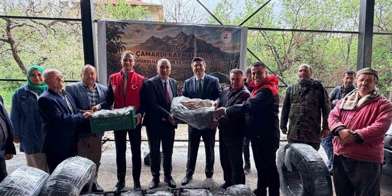 Çamardı’da Üreticilere 90 Bin Çilek Fidesi Desteği