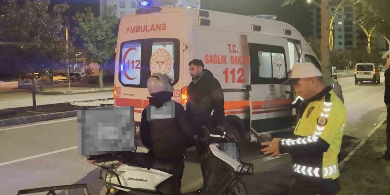 Otomobil Sürücüsü Motosiklete Çarpıp Kaçtı