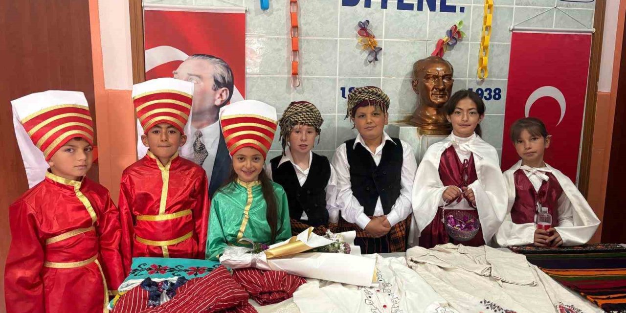 Hacıabdullah’ta El Emeği Ürünler Sergilendi