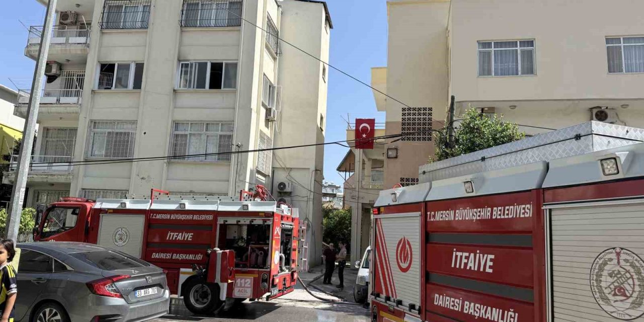 Tarsus’ta Apartman Dairesinde Yangın Paniği