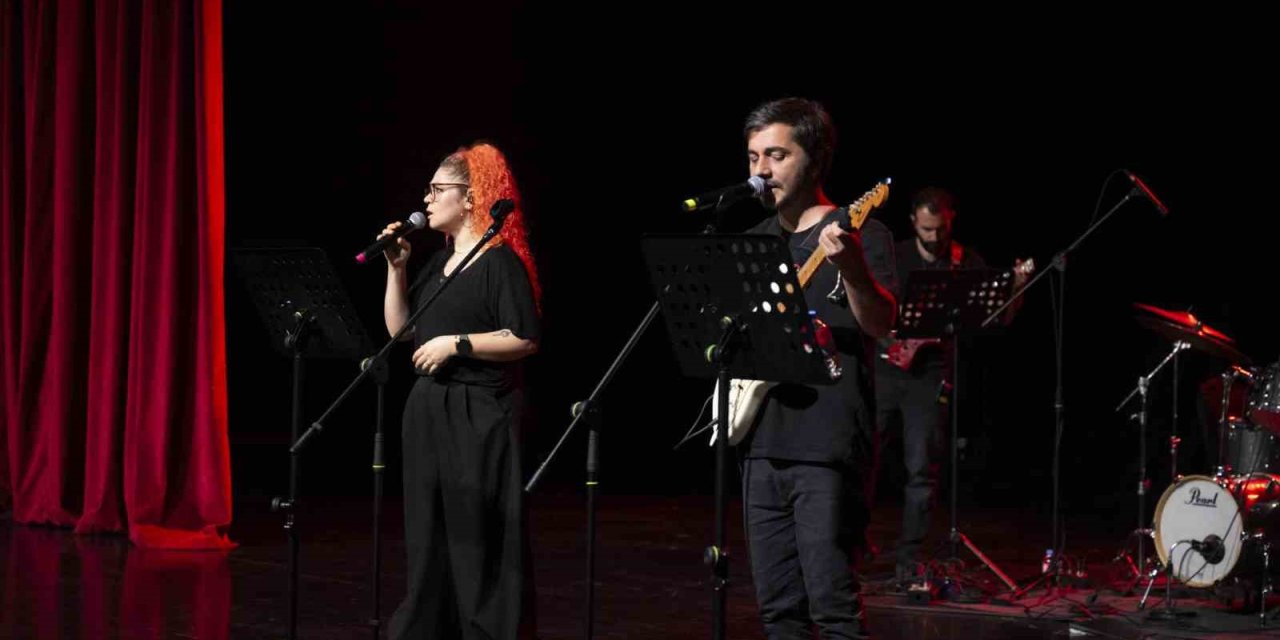 Mersin’de Lgs Öğrencilerine Moral Konseri