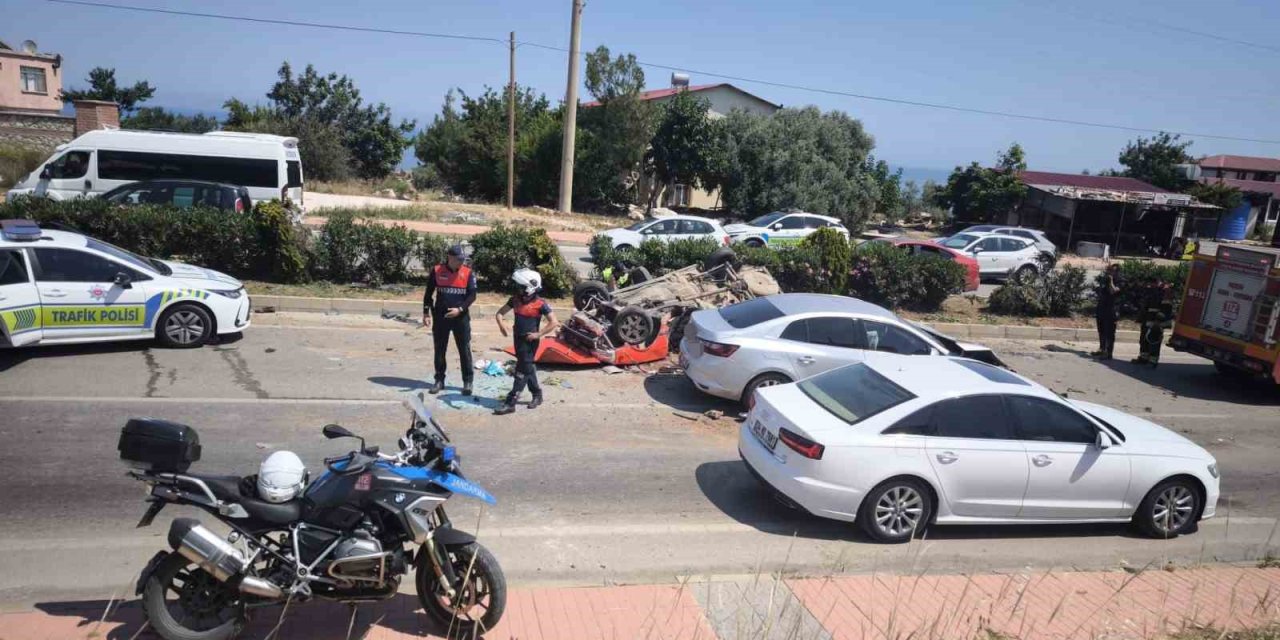 Erdemli’de 4 Otomobil Birbirine Girdi: 1 Yaralı