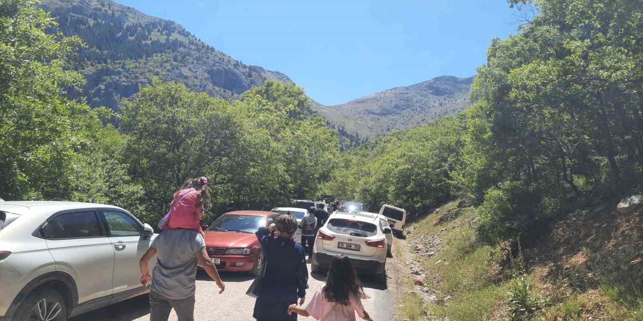 Aygırdibi Şelalesi 6 Bin Ziyaretçi Ağırladı