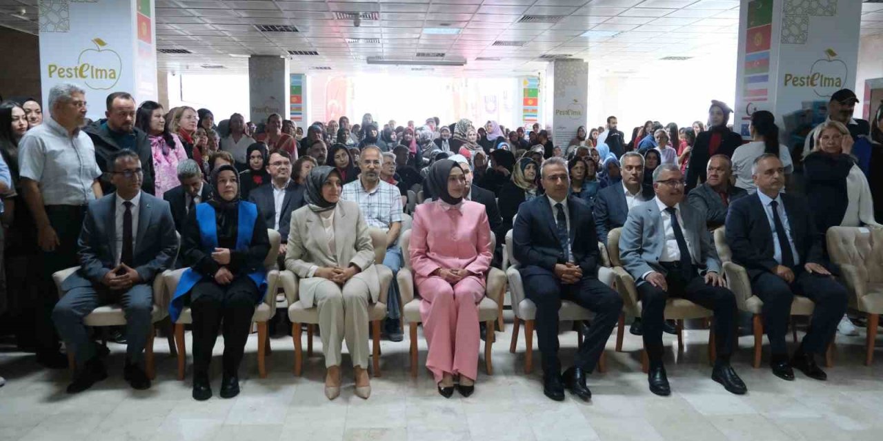Karaman’da "Hayat Boyu Öğrenme Haftası" Sergisi Açıldı