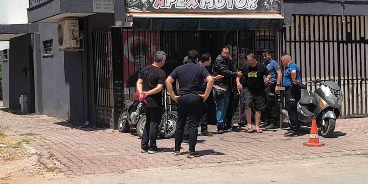 "ben Söz Verdim Mi Tutarım" Deyip Üzerine Benzin Dökerek İş Yerine Kendini Kilitledi