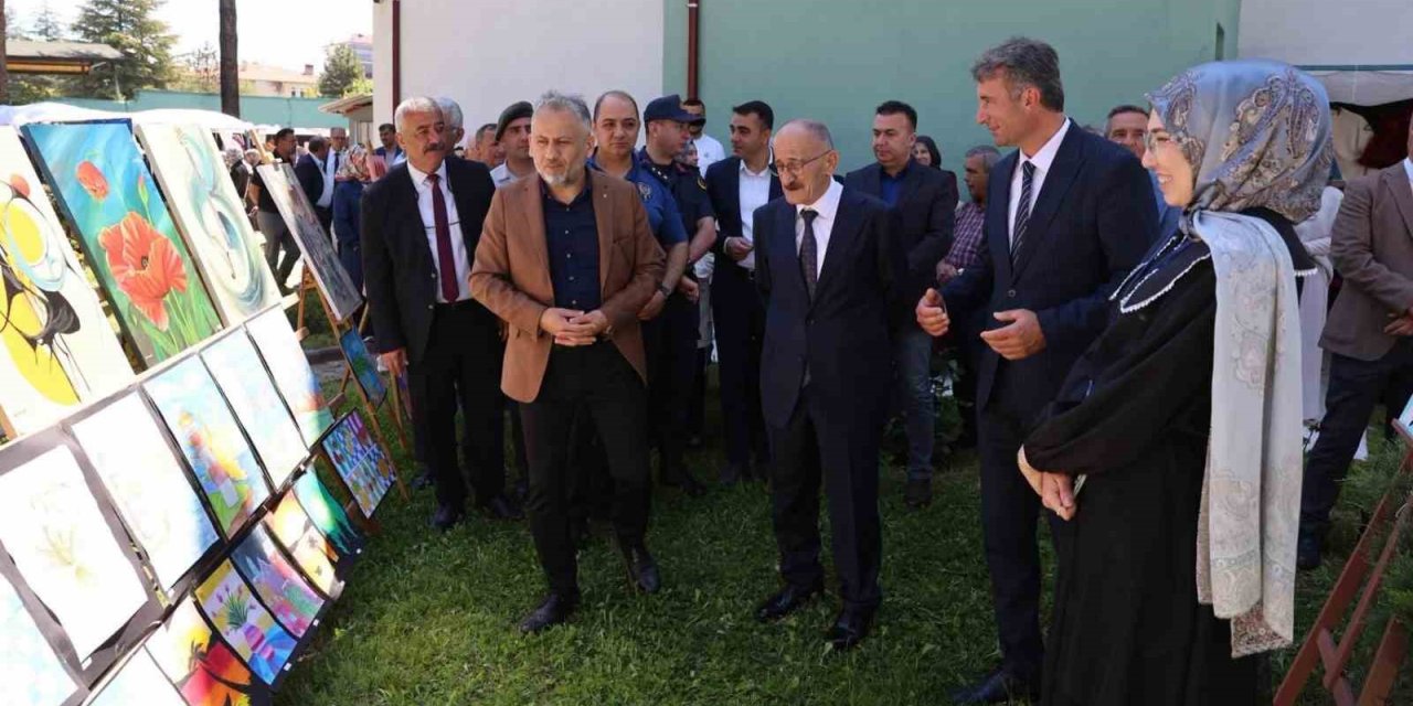 Beyşehir Ve Hüyük’te El Emeği Eserler Görücüye Çıktı