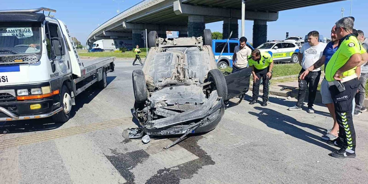 Ters Dönen Araçtan Burnu Bile Kanamadan Çıktı