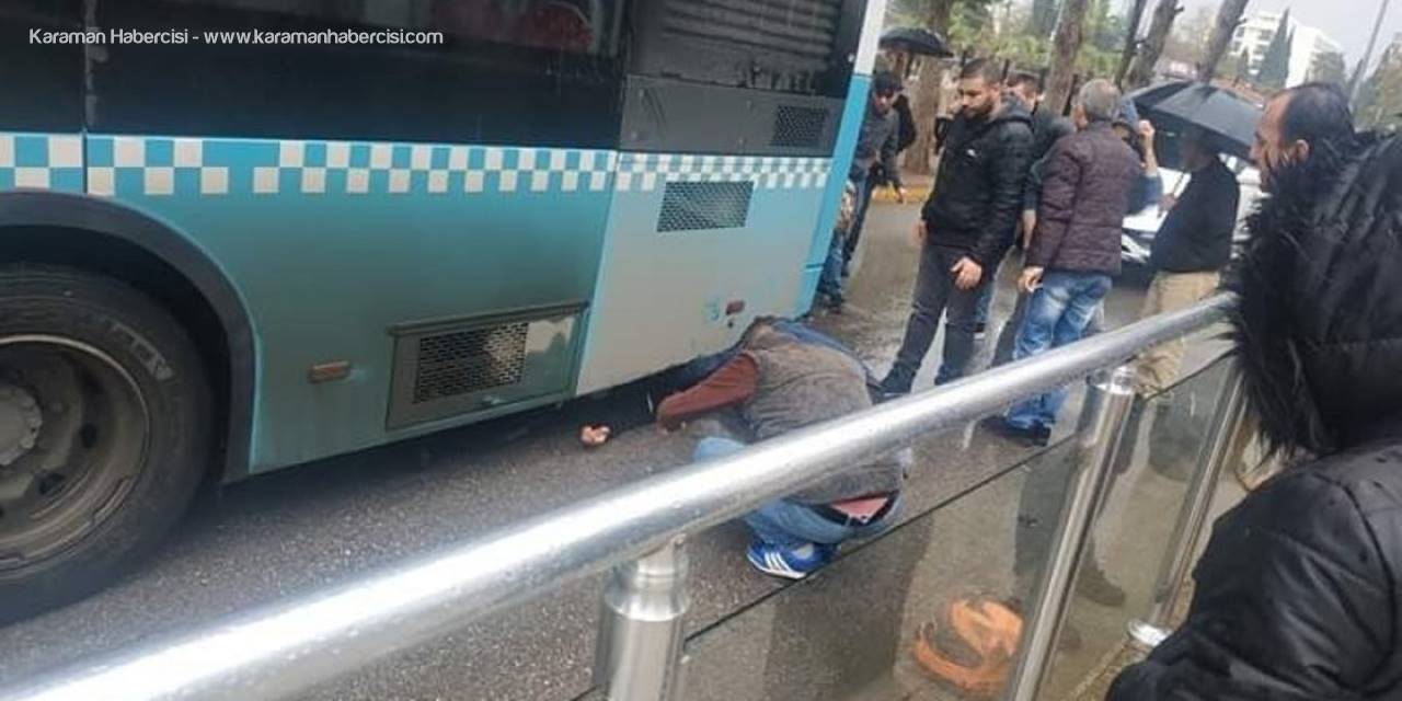 Kayan Motosiklet Otobüsün Altına Girdi