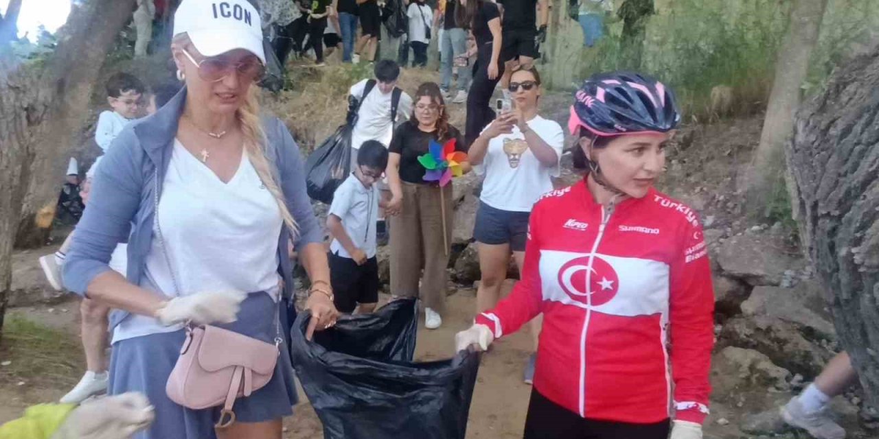 Bisiklet Binme Ve Çevre Temizliği Etkinliği