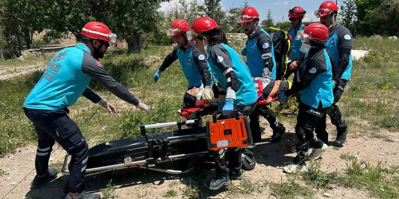 Niğde Umke Personeli Medikal Kurtarma Uygulamaları Eğitimini Tamamladı