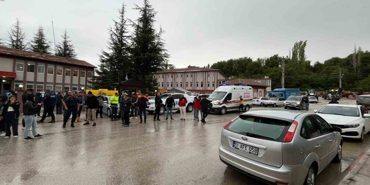 Niğde’de Sel Felaketi: Suya Kapılan Kadın Hayatını Kaybetti
