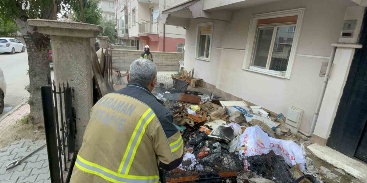 Bahçedeki Atık Eşyaların Yanması Paniğe Yol Açtı