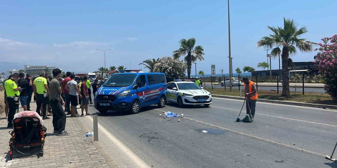 Alanya’da Kamyonet İle Çarpışan Motosikletin Genç Sürücü Hayatını Kaybetti