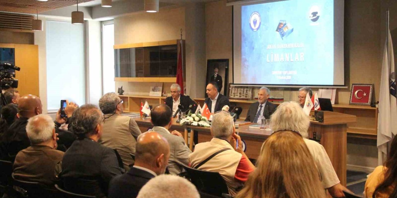 Mersin’de ‘antik Dünyanın Kalbi Limanlar’ Kitabı Tanıtıldı