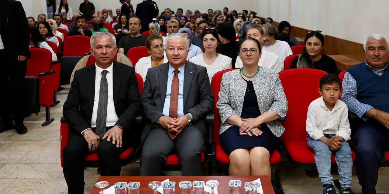 Aksaray’da Okullarda Velilere Narkotik Farkındalık Eğitimi Veriliyor