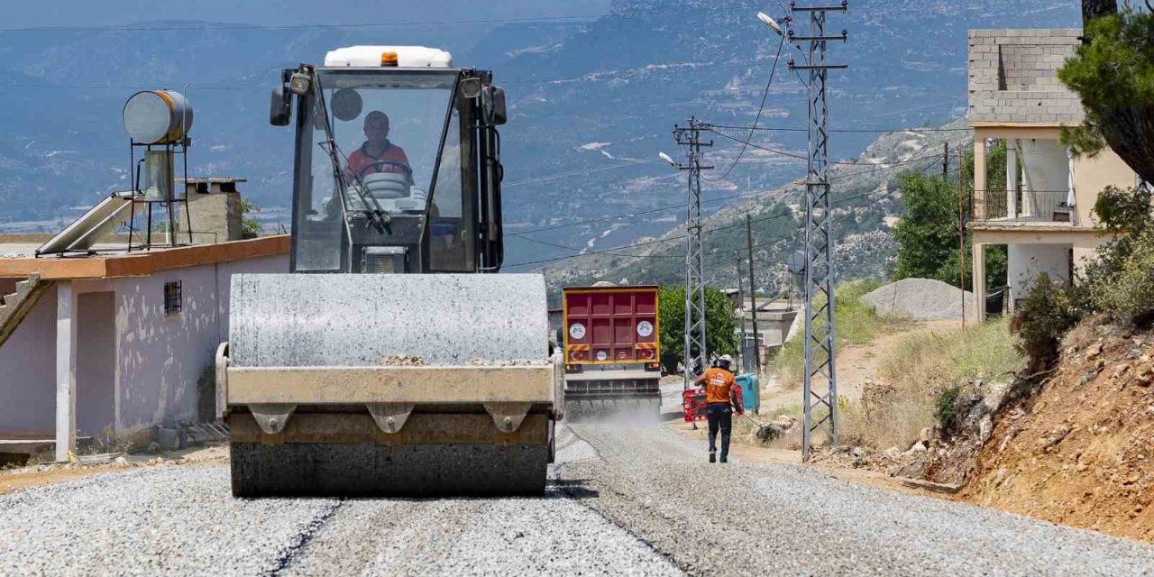 Mersin’de 5 Mahalleyi Birbirine Bağlayan Yolda 2. Etap Tamamlandı