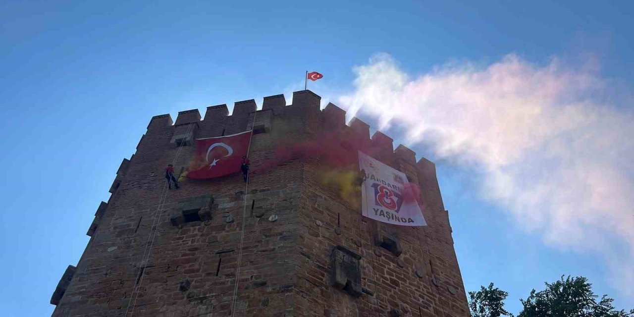 Alanya’da Jak Ekiplerinden Alanya Kızılkule’de Nefes Kesen Gösteri