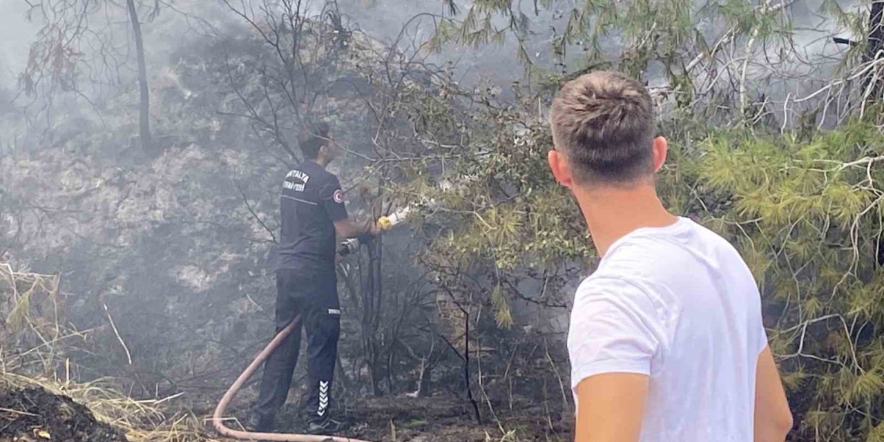 Antalya’da Ormanlık Alandaki Yangın Büyümeden Söndürüldü