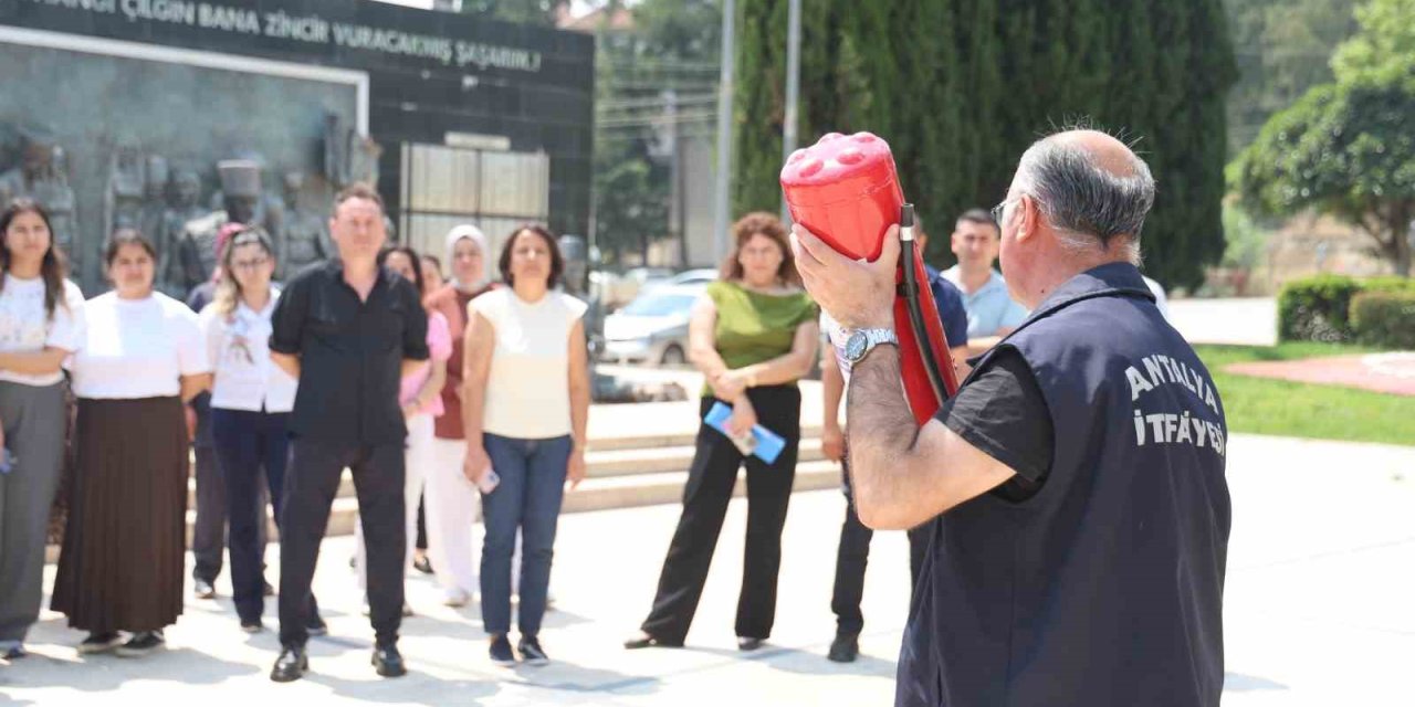Aksu Belediyesi’nde Personele Yangın Eğitimi Ve Tatbikatı
